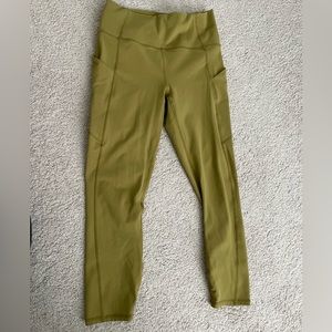 Fabletics crop pant